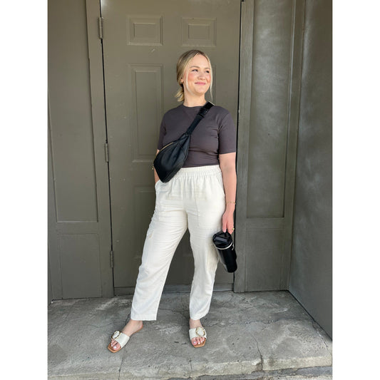 Ribbed Essentials Top in - Truffle