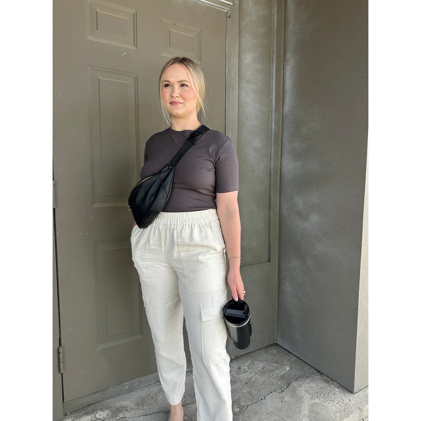 Ribbed Essentials Top in - Truffle