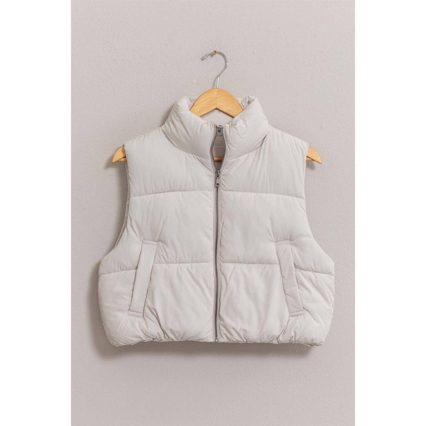 Cropped Zipper Closure Puffer Vest: creamy grey